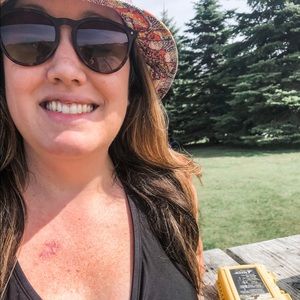 Meet your Posher, Courtney